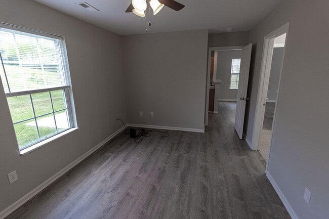 Building Photo - 1330 Godas Cir