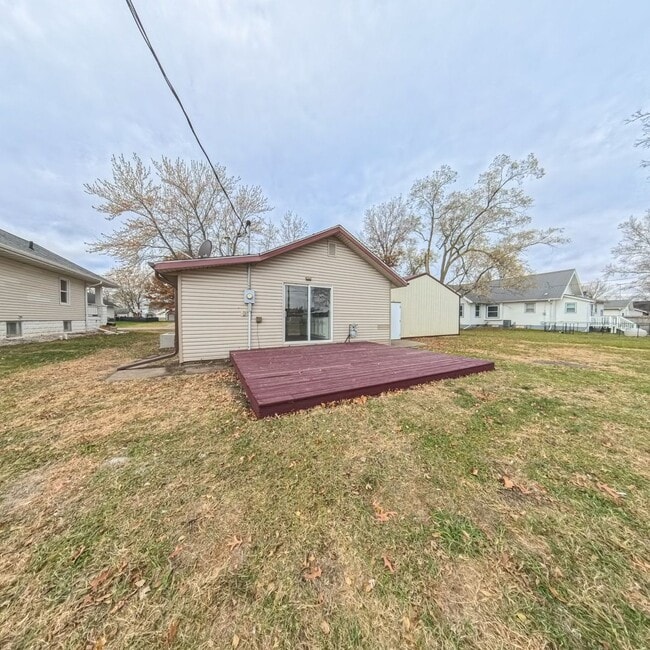 Building Photo - Newly updated 2 bedroom 1 bathroom home-Melcher