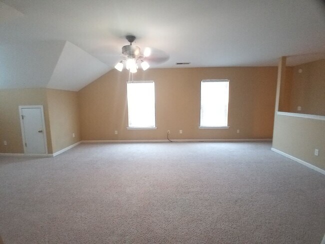 Building Photo - 565 Batty Way