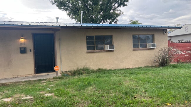 Building Photo - 1013 Rancho Rd