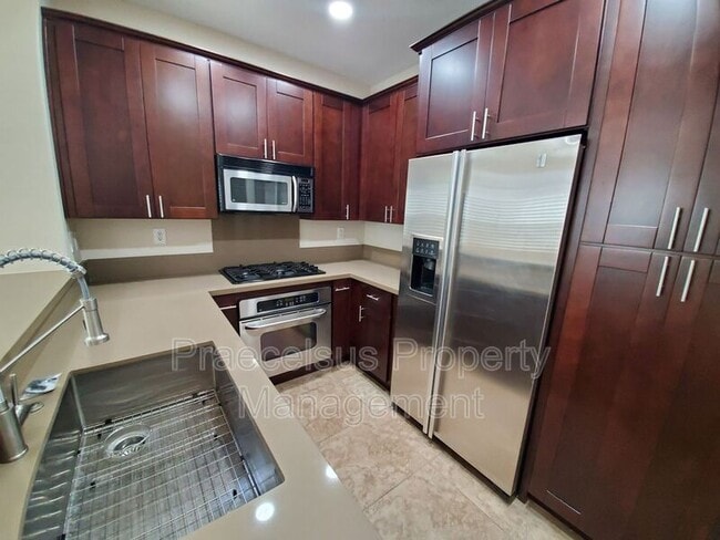 Building Photo - 2175 Condor Dr