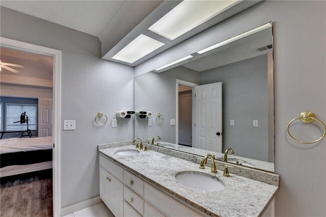 Building Photo - 235 Ruby Forest Pkwy