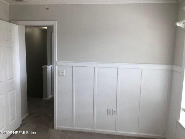 Building Photo - 12887 Dunns View Dr