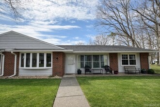 Building Photo - 9 Guilford Ct