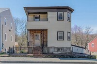 Building Photo - 45 Thatcher St