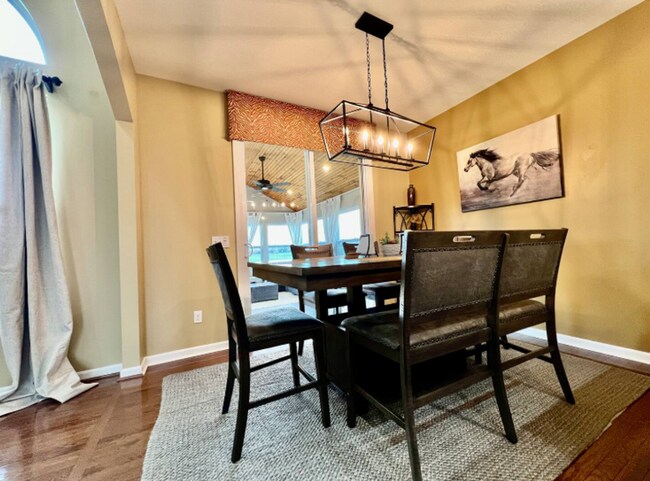 Building Photo - Spacious 4 Bedroom with Gameroom