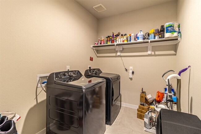 Building Photo - 3020 Stock Orch Ln