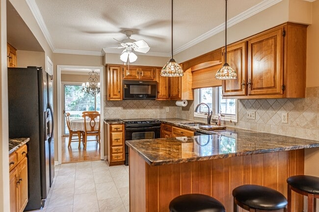 Building Photo - 285 Sugar Gum Ln