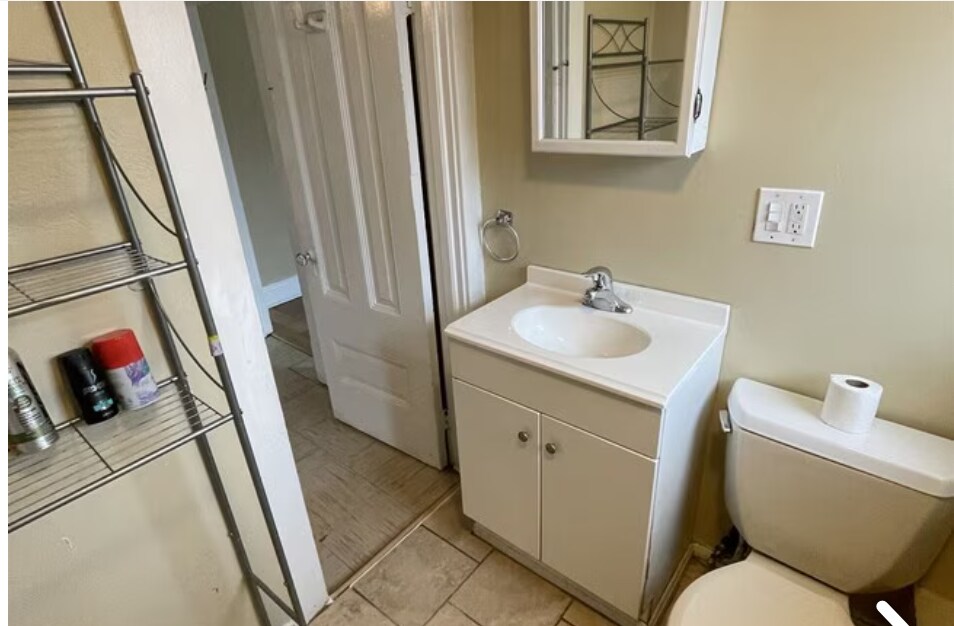 Building Photo - 7111 Elton Ave