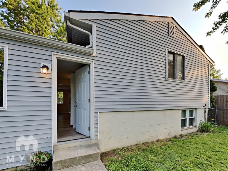Building Photo - 2270 Cardston Dr