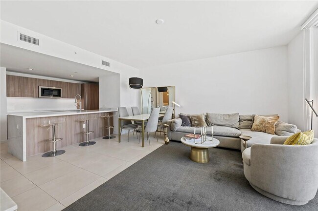 Building Photo - 401 N Birch Rd