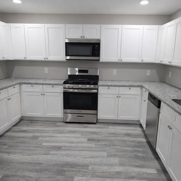 Building Photo - 6015 Barany Ct