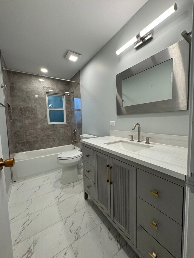 Building Photo - 1705 Central Ave