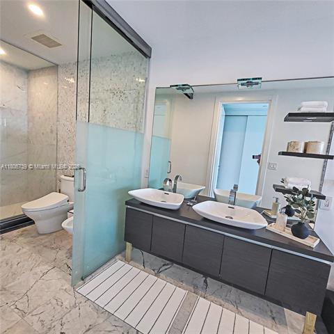 Building Photo - 200 Biscayne Boulevard Way