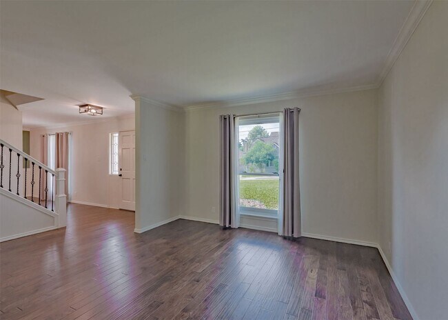 Building Photo - Gorgeous Northwood rental
