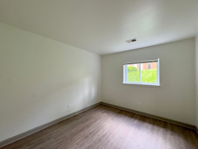 Building Photo - 3500 Beech Ave