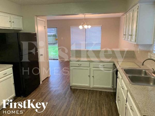 Building Photo - 15511 Evergreen Grove Dr