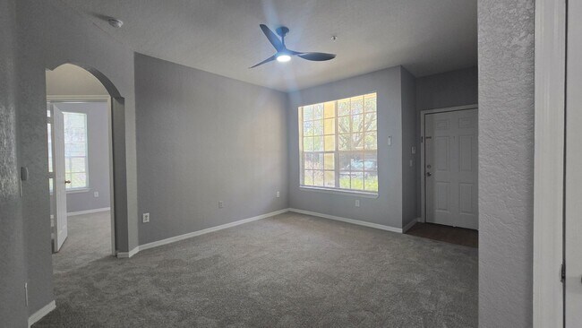 Building Photo - 819 Grand Regency Pointe