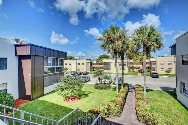 Building Photo - 988 Normandy Trail