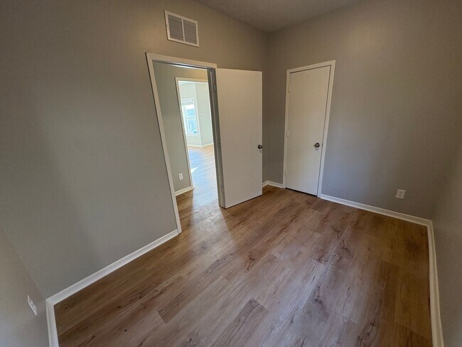 Building Photo - 2915 Jackson St