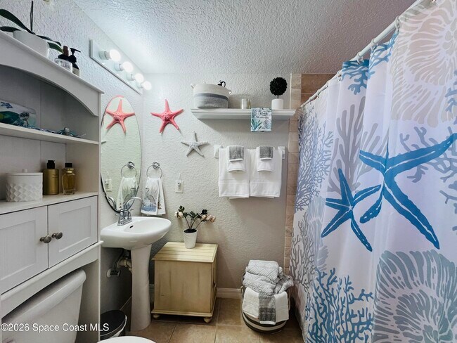 Building Photo - 625 Ocean Park Ln