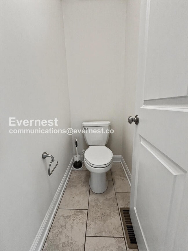 Building Photo - 2515 Hyacinth Ln