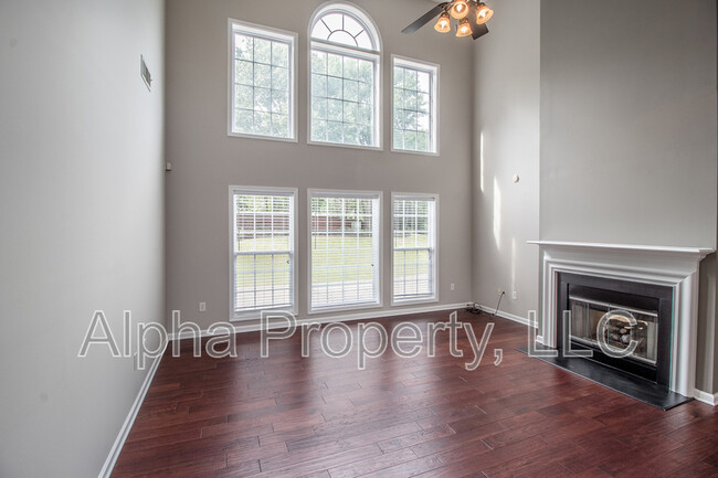 Building Photo - 515 Adeline Ct