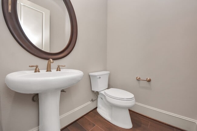 Building Photo - 1831 Dart St