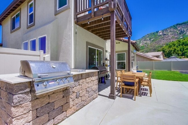Building Photo - 3207 Meadow Side Pl