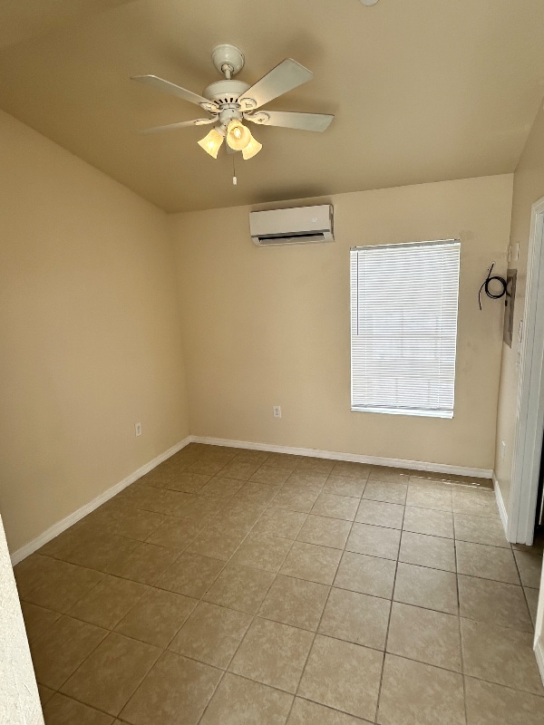 Building Photo - 2727 Frontage Rd