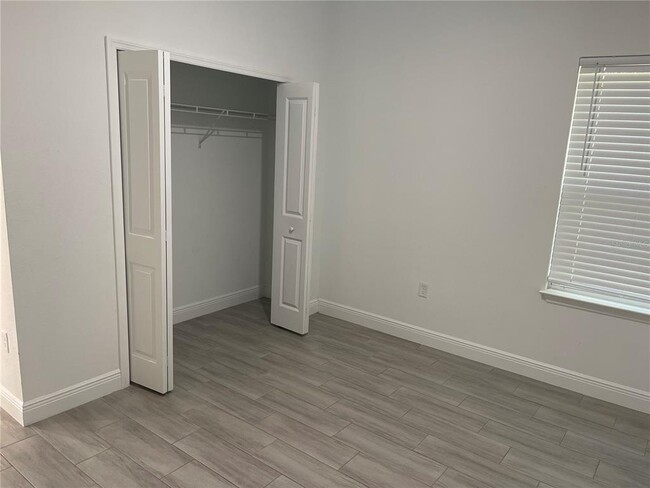 Building Photo - 104 W Greenbriar Pl