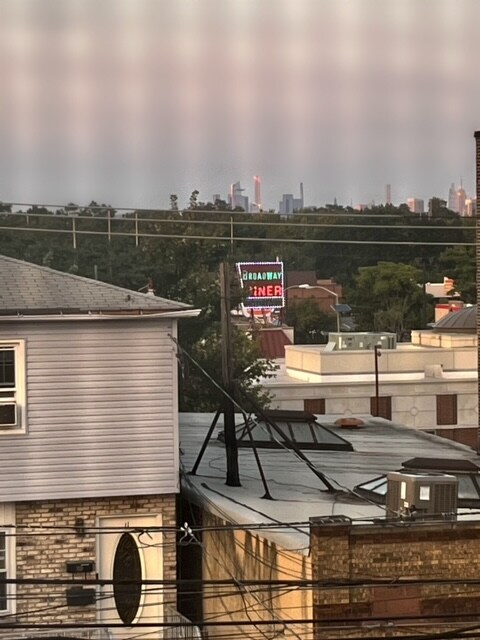 Building Photo - 12 W 52nd St