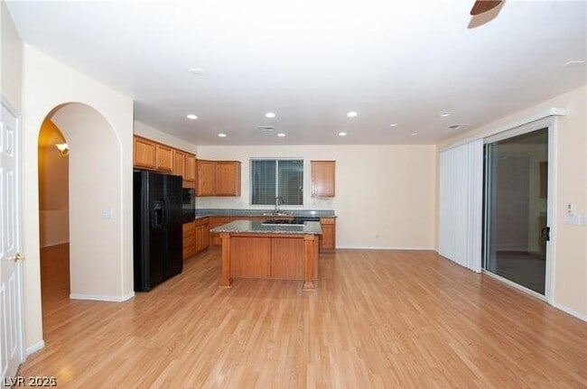 Building Photo - 11768 Del Sur Ave