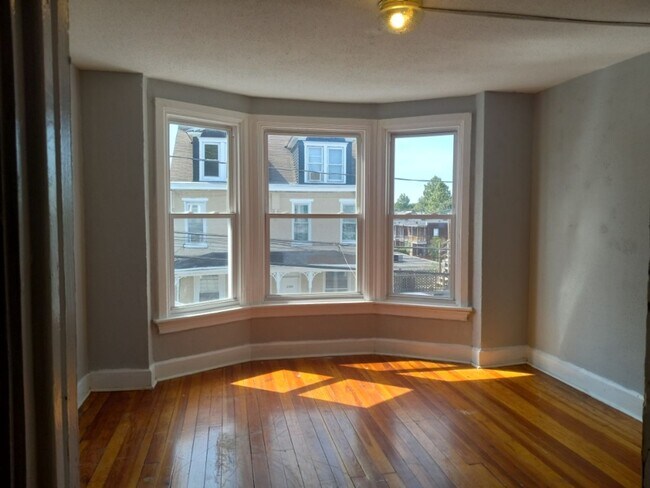 Building Photo - 2343 Logan St