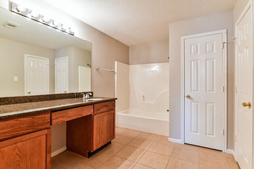 Building Photo - 6803 Hedgewick Dr