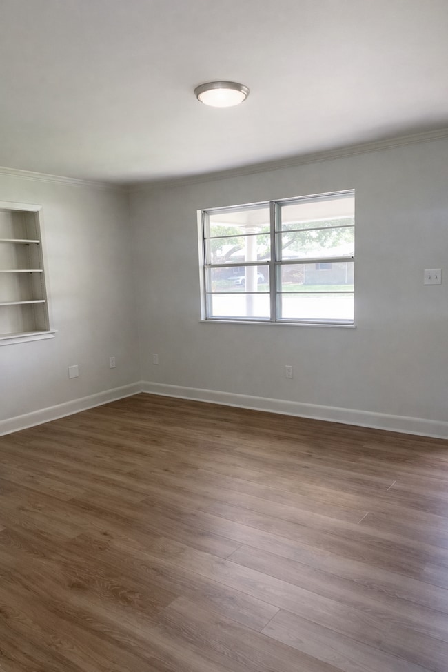 Building Photo - 3 Bedroom House in New Iberia