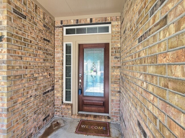 Building Photo - 8206 Oxbow Manor