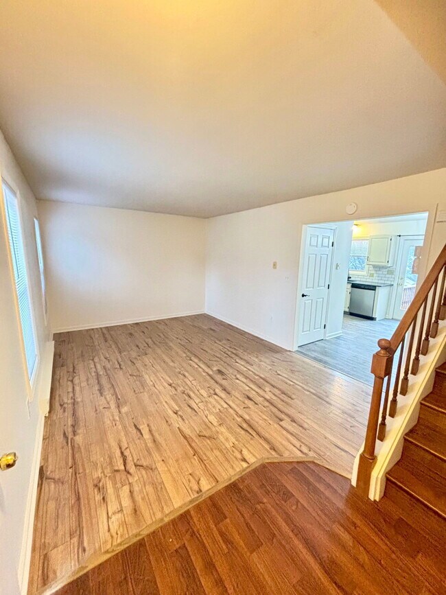 Building Photo - 4 Pheasant Ln