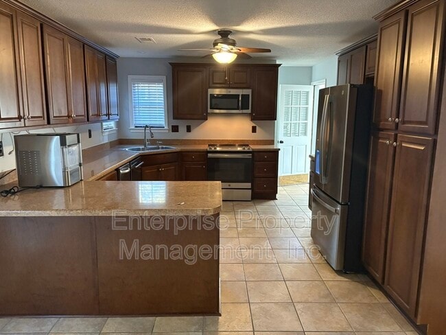 Building Photo - 535 Fox Run Ln