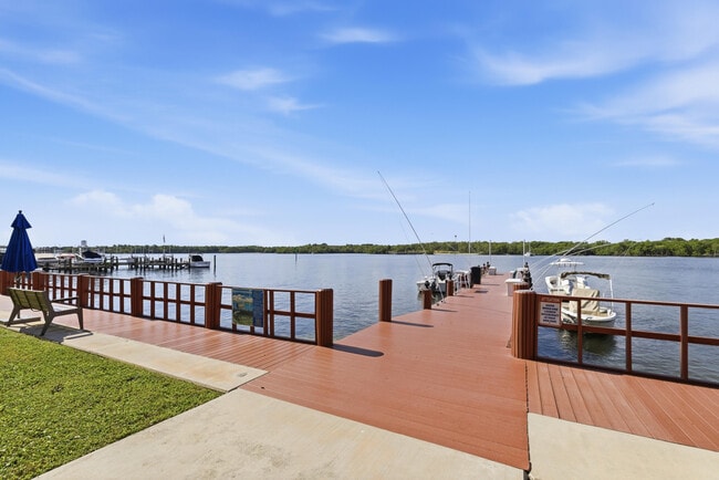 Building Photo - 2121 N Ocean Blvd