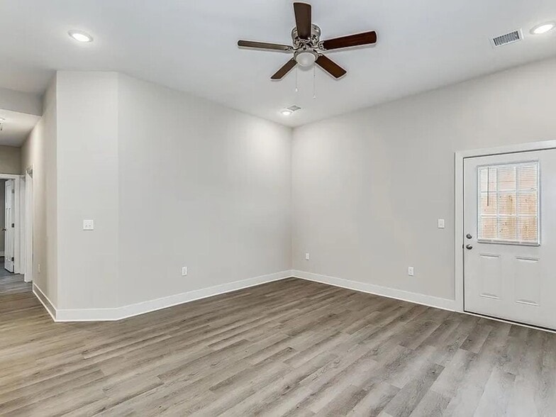 Building Photo - 3520 W 45th St S