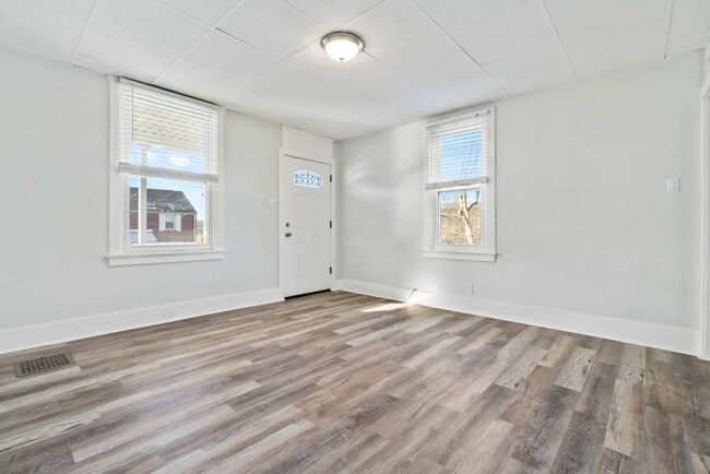 Building Photo - 523 Edgewood Ave