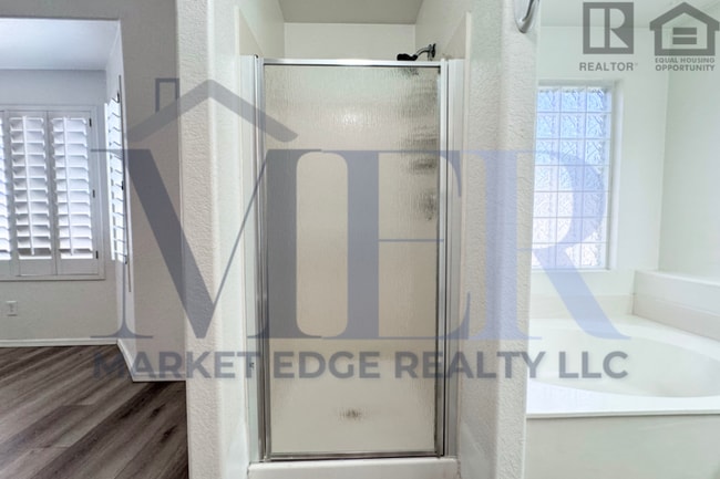 Building Photo - 3Bed/2Bath House at Arrowhead Lakes! $199 MOVE-IN SPECIAL! Ready for Immediate Move-In!