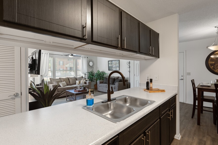 Building Photo - Hamilton at Turman Farms Apartments