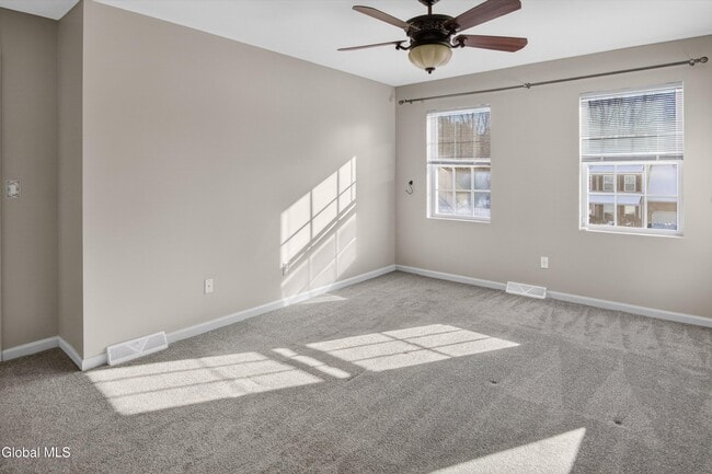 Building Photo - 3 David Ln