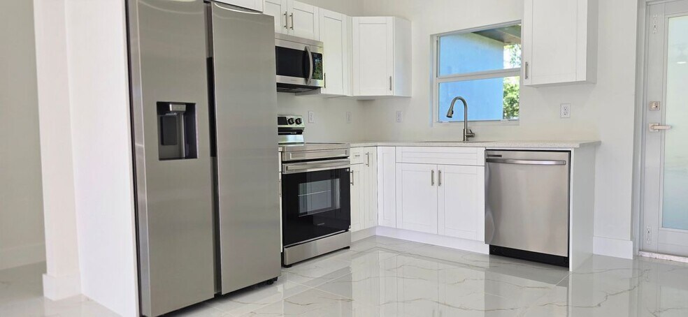 Building Photo - 5216 29th St SW