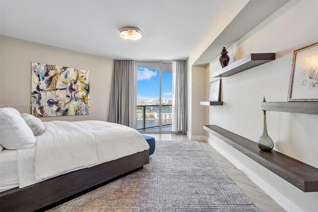Building Photo - 17301 Biscayne Blvd