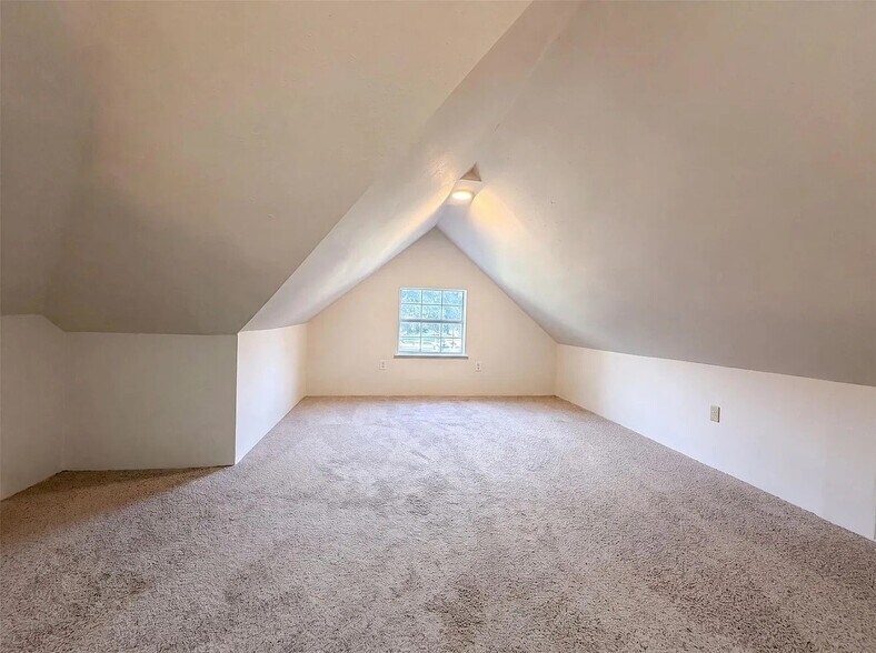 Building Photo - 11827 Meadowchase Dr