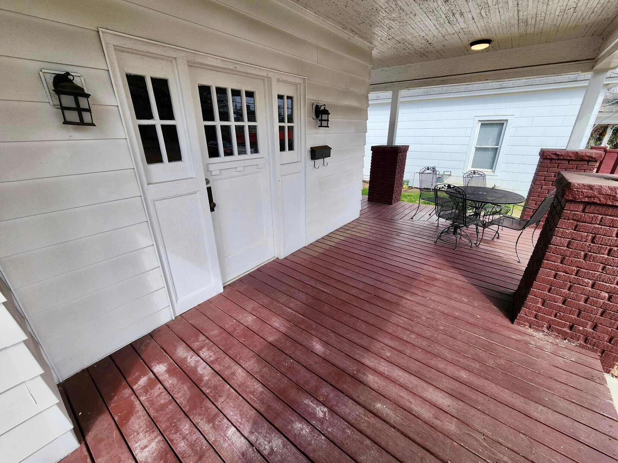 Front porch - 1628 S Main St