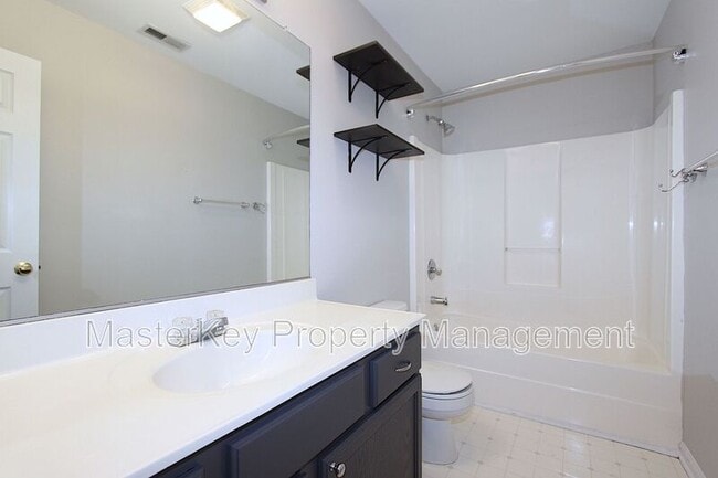 Building Photo - 309 Glaston Ct